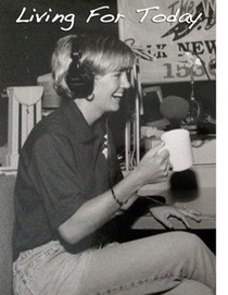 lori-radio-pic med hr-2